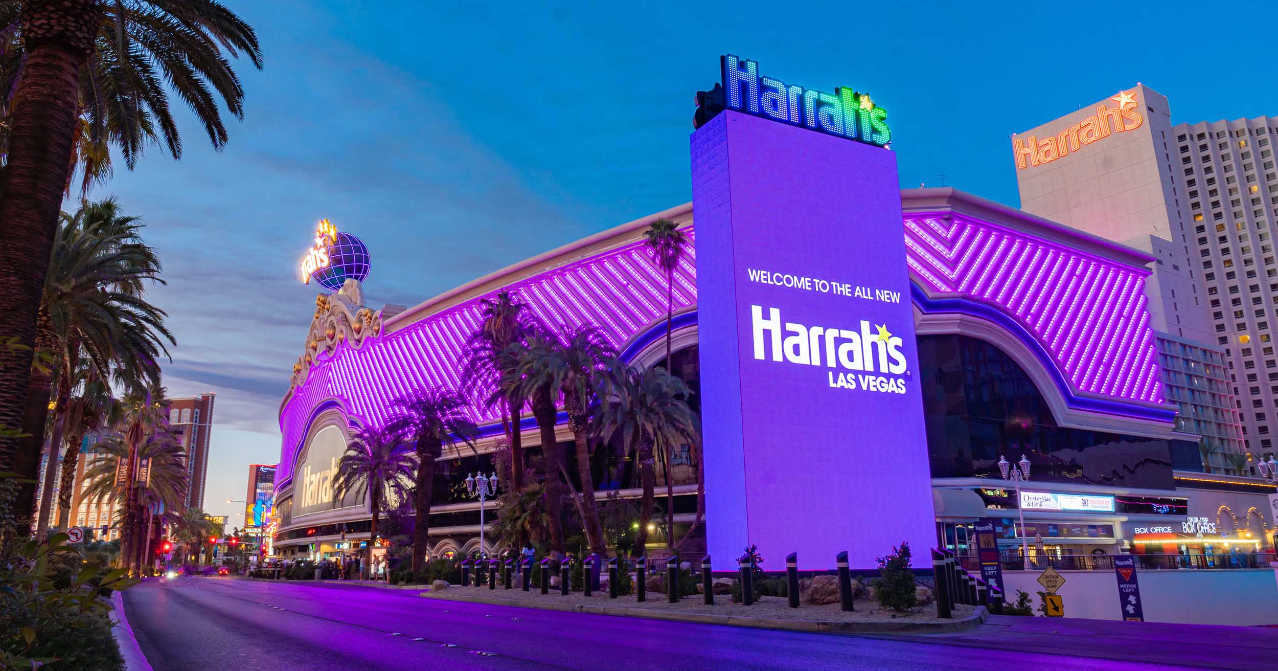 Harrah's Las Vegas Hotels - Good budget option on the Strip