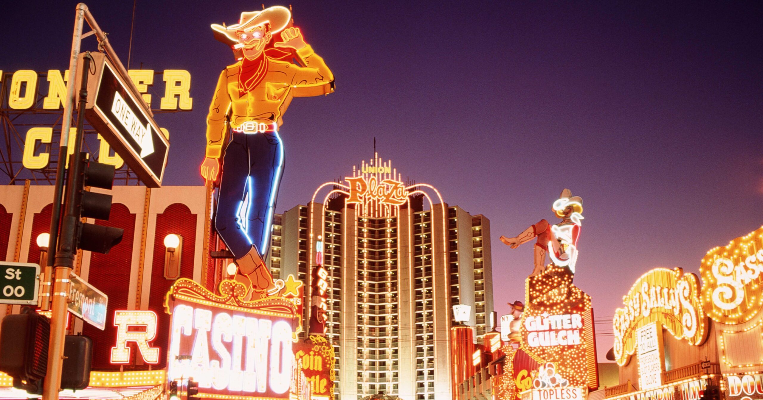 Another old-school Las Vegas Strip icon closes - TheStreet