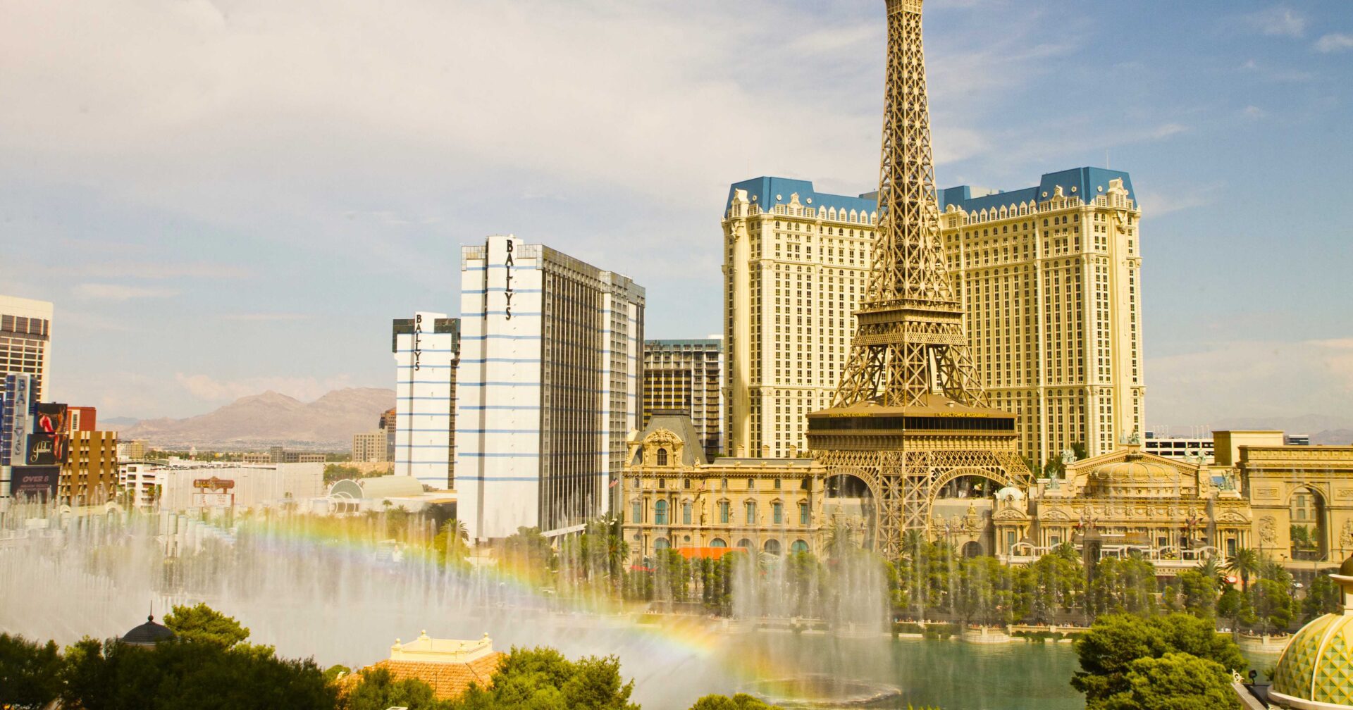 Las Vegas Strip - Paris - Bellagio Fountains